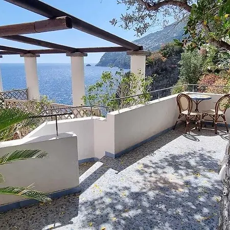 La Del Fiordo Hotel 3*